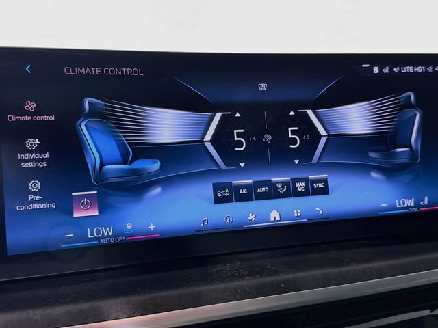 Used 2024 BMW X5 xDrive40i w/ Executive Package AWD/4WD image 21