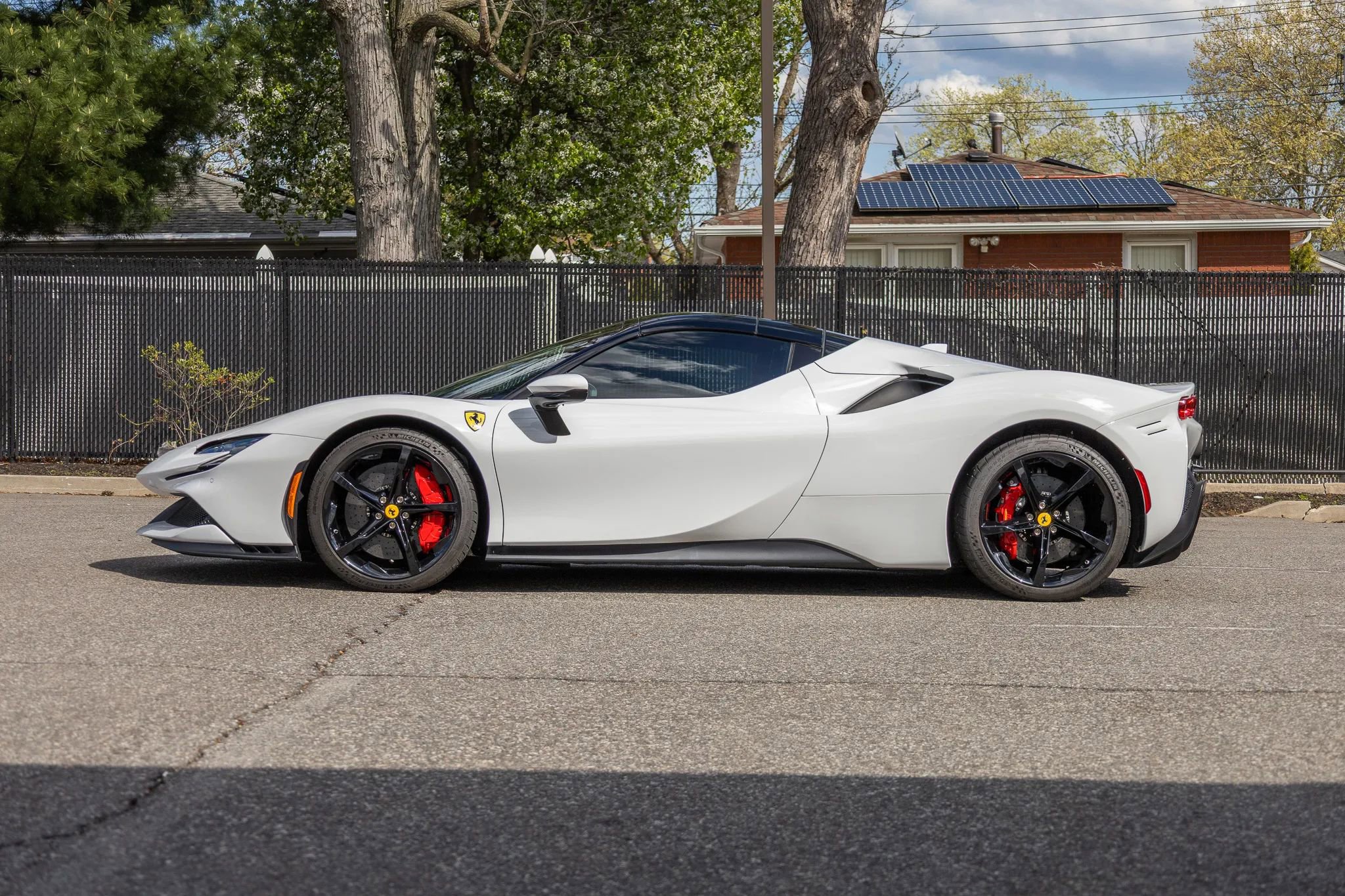 Used 2025 Ferrari SF90 Spider image 28