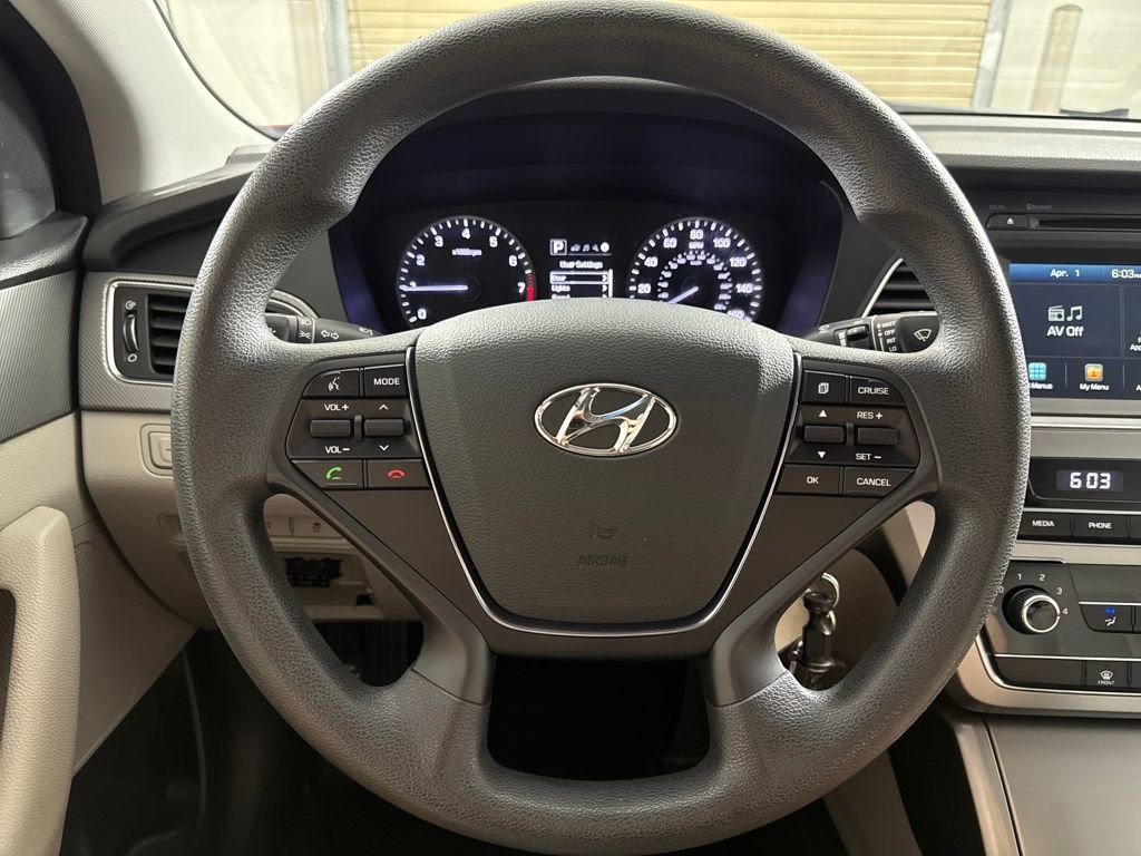 Used 2016 Hyundai Sonata SE w/ Winter Weather Package image 14