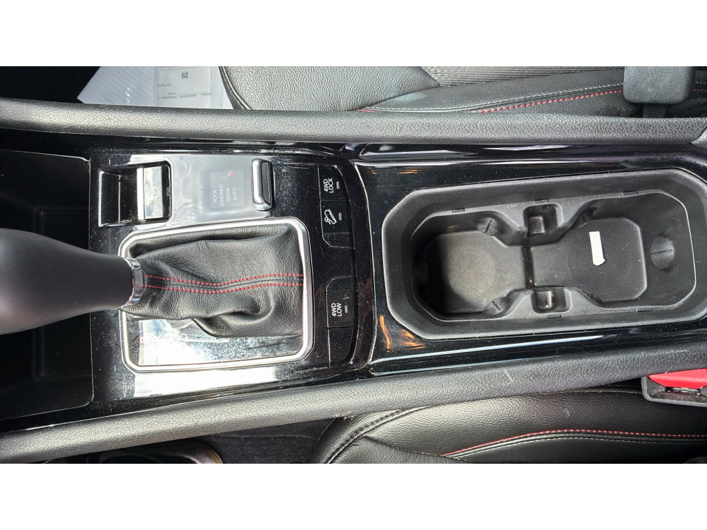 Used 2025 Jeep Compass Trailhawk AWD/4WD image 16