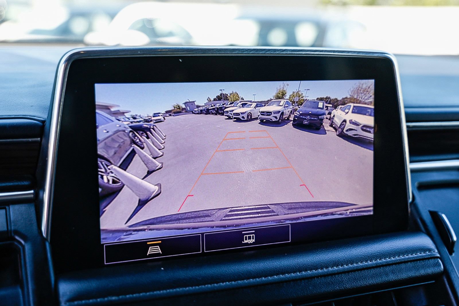 Used 2021 Chevrolet Tahoe Z71 image 24