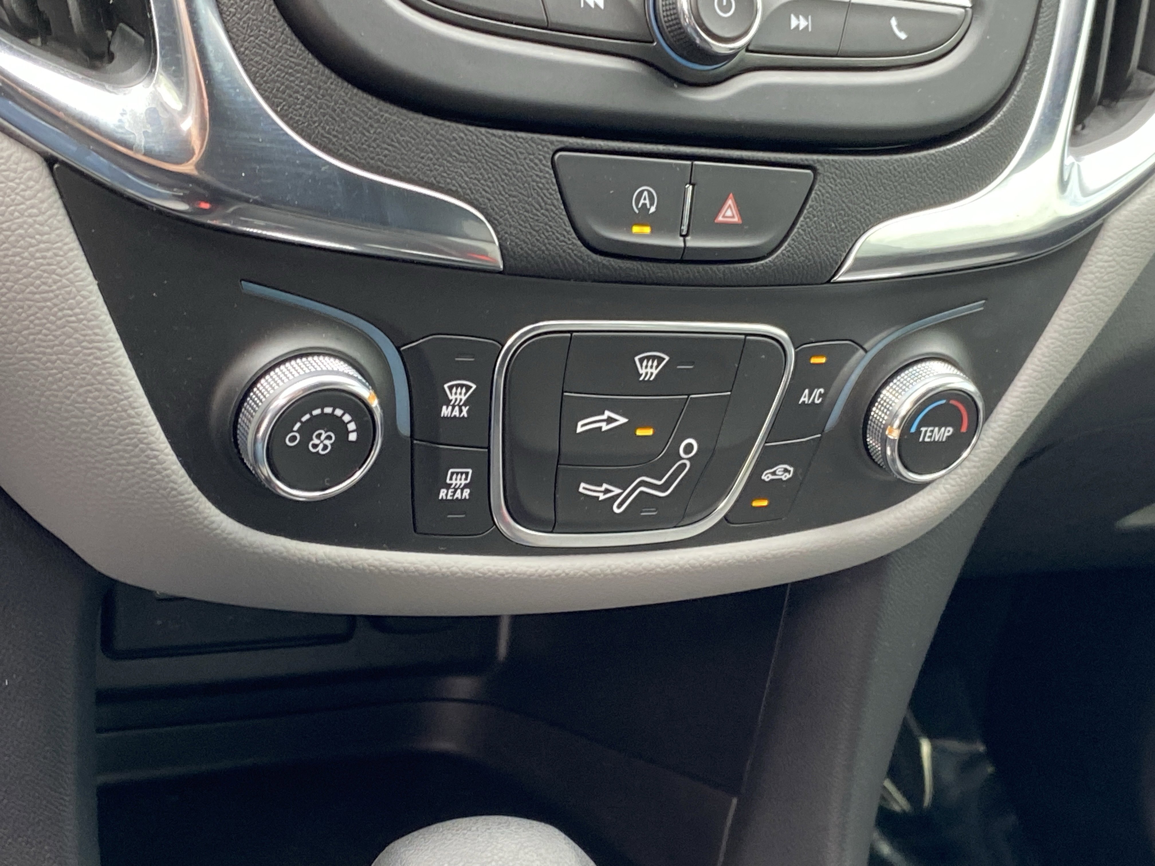 Used 2023 Chevrolet Equinox LS image 20