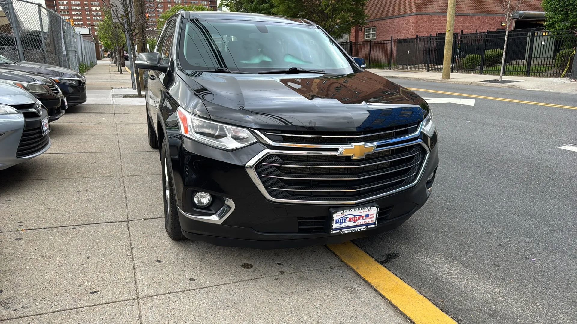 Used 2021 Chevrolet Traverse LT image 37