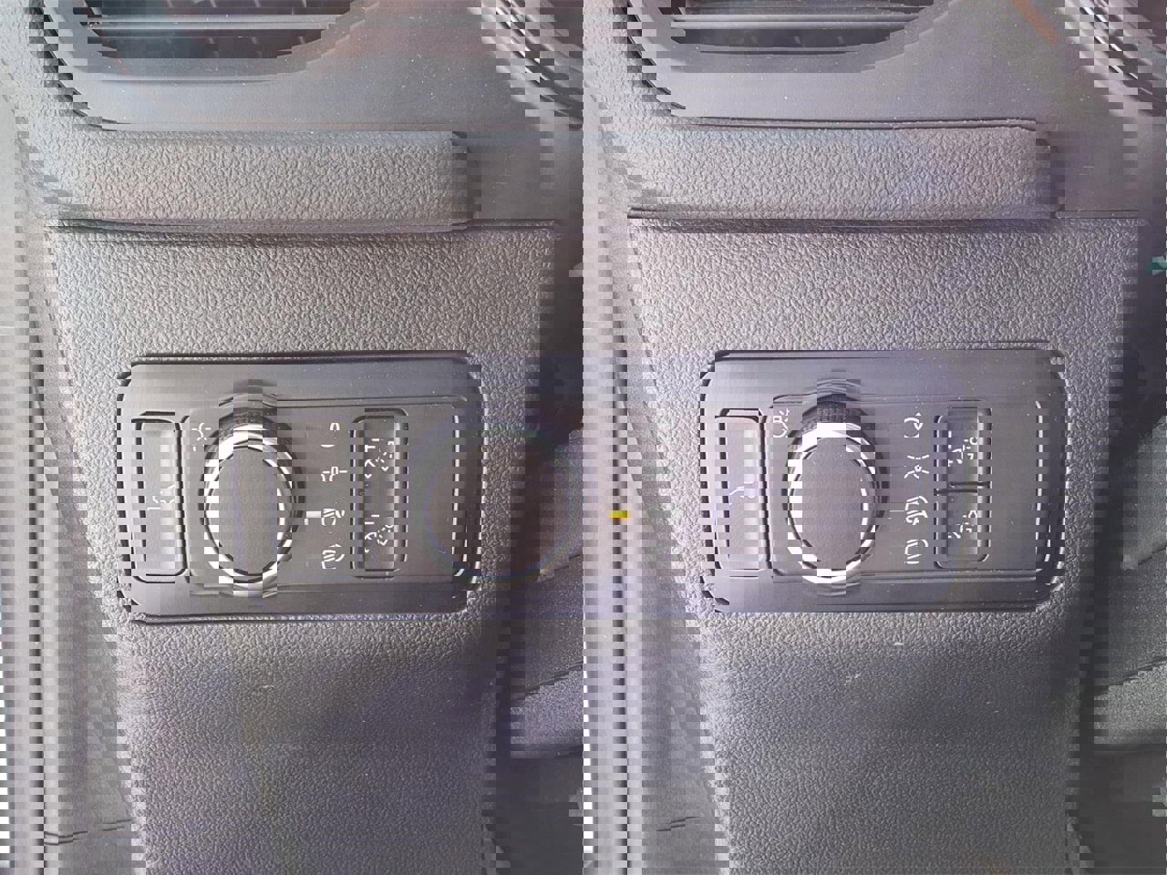 Used 2024 Ford Escape ST-Line image 18