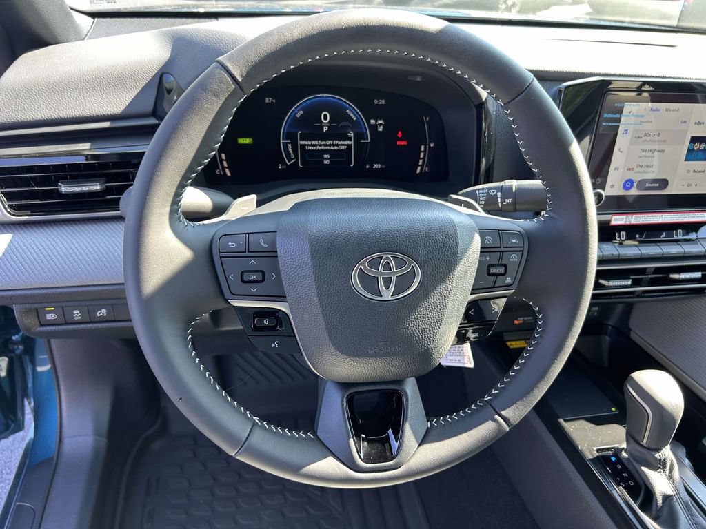 New 2026 Toyota Camry Hybrid FWD image 18