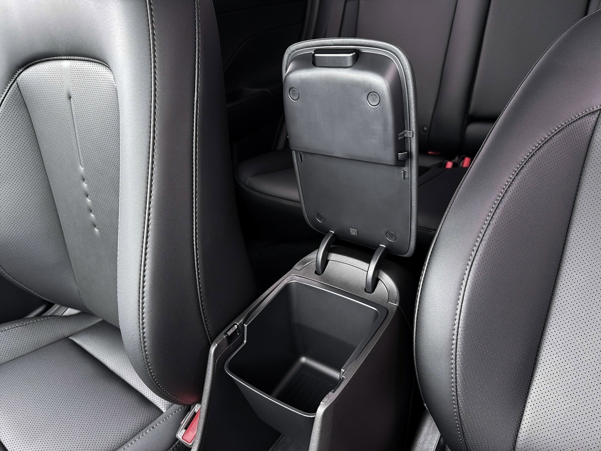 New 2026 Hyundai Kona Limited FWD image 30