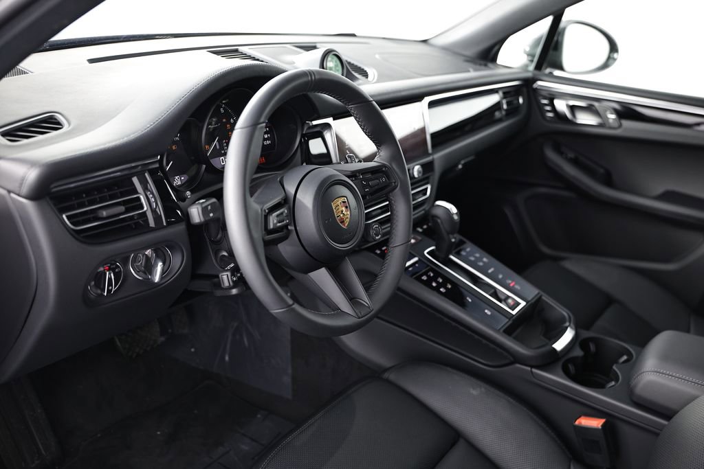 New 2026 Porsche Macan Turbo image 4