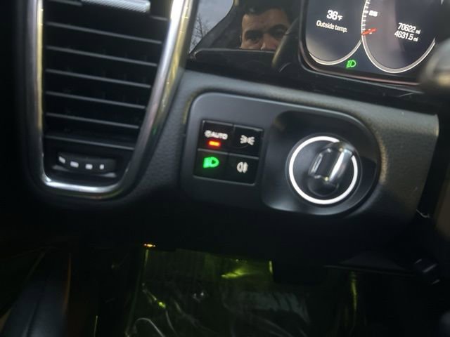 Used 2020 Porsche Cayenne image 26