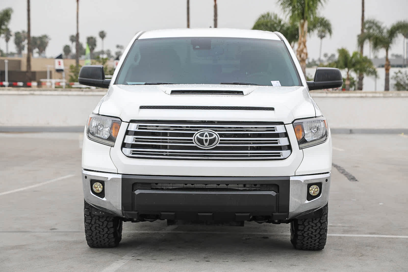 Used 2021 Toyota Tundra SR5 w/ Trail Edition image 3