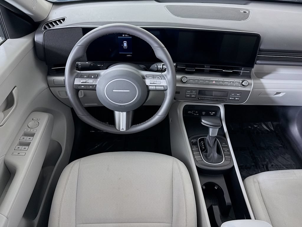 Certified 2025 Hyundai Kona SEL AWD/4WD image 4