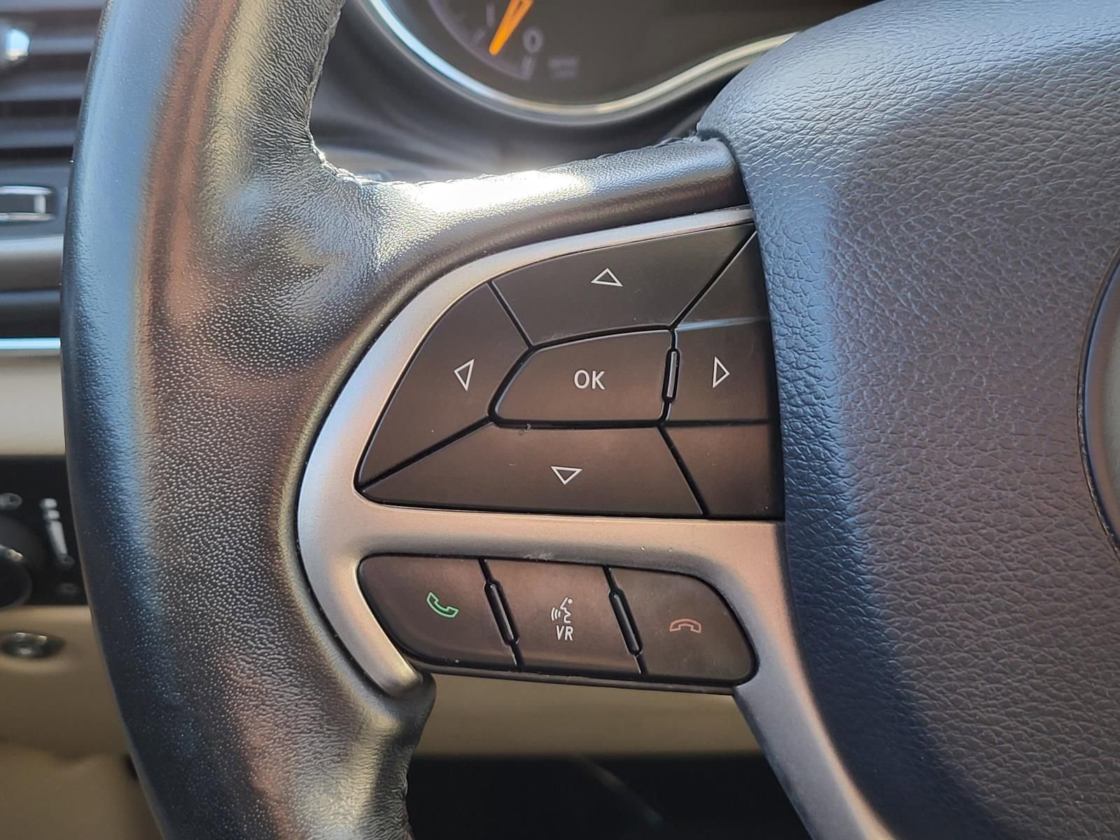 Used 2020 Jeep Grand Cherokee Limited image 35