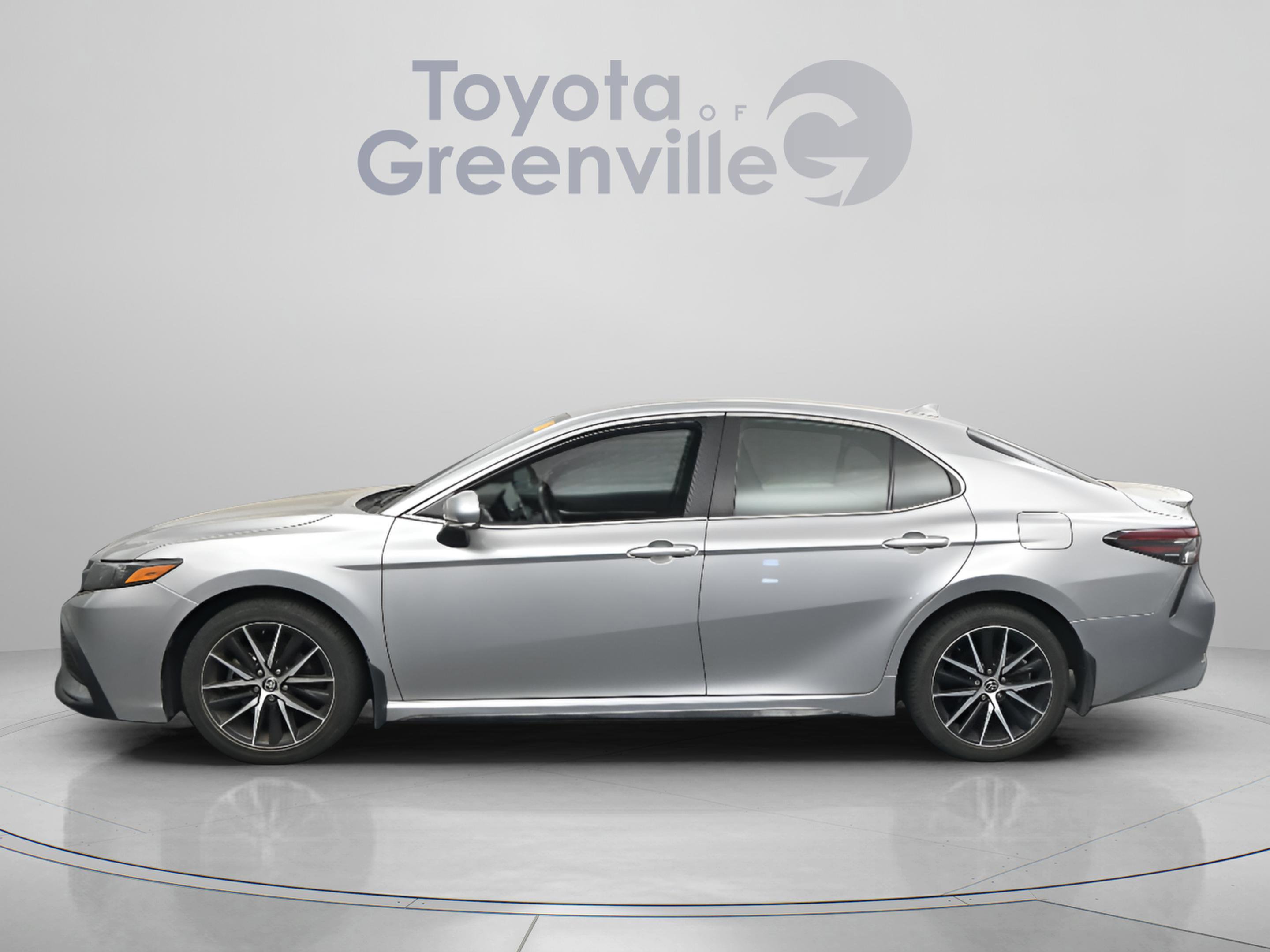 Certified 2024 Toyota Camry SE FWD image 5