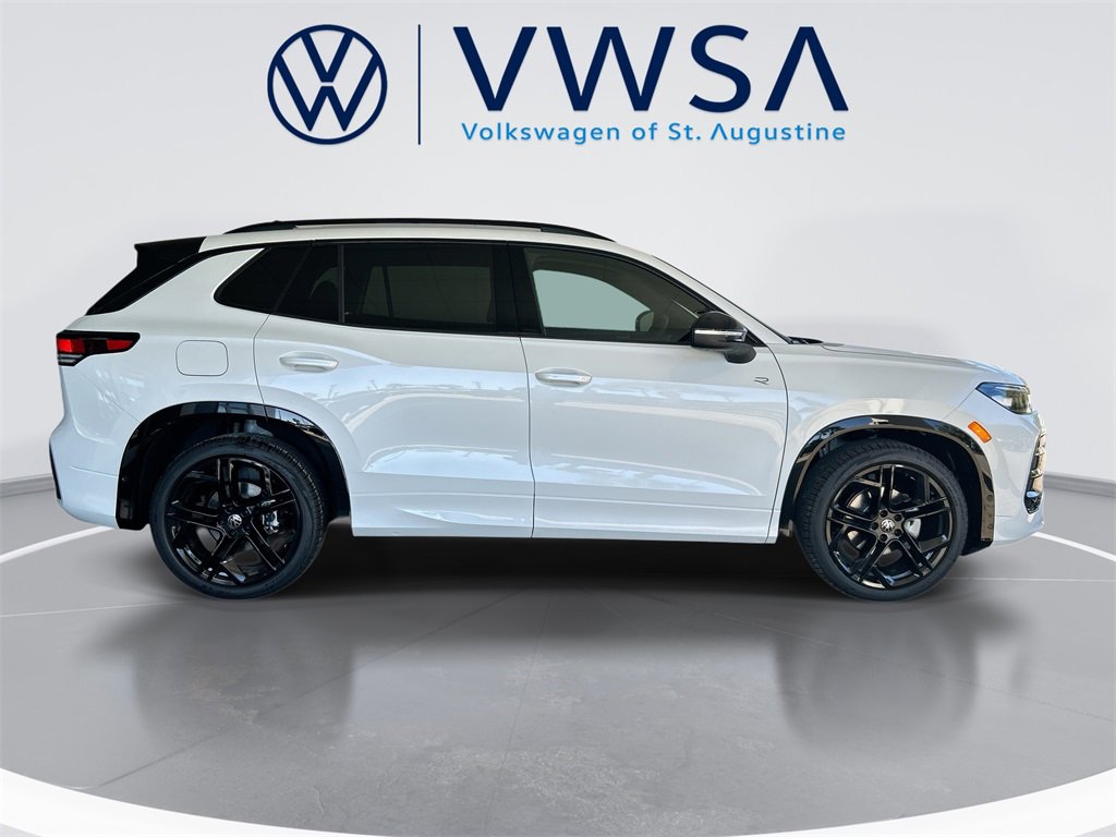 New 2026 Volkswagen Tiguan SE R-Line image 9
