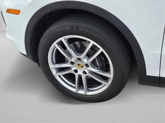 Used 2019 Porsche Cayenne image 24