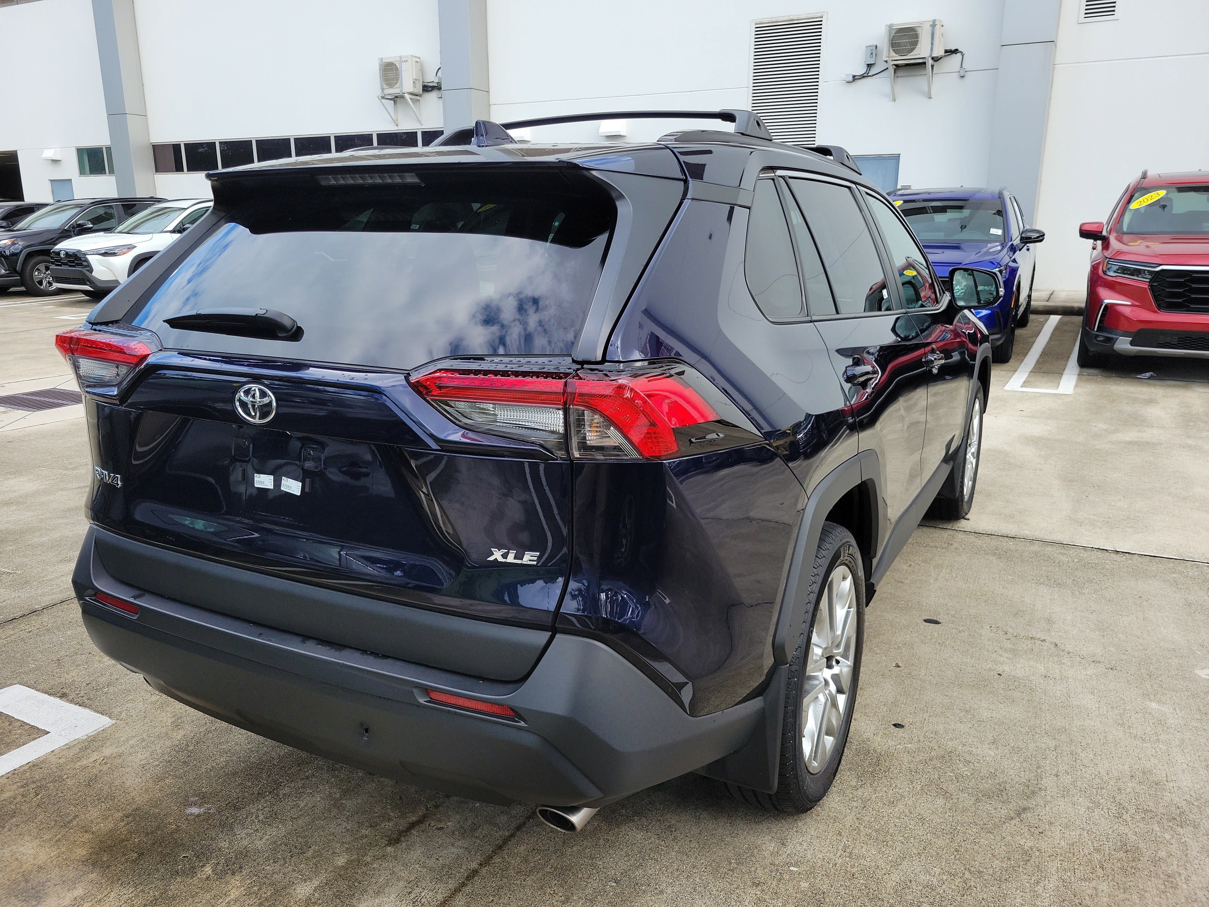 Used 2025 Toyota RAV4 XLE Premium FWD image 7