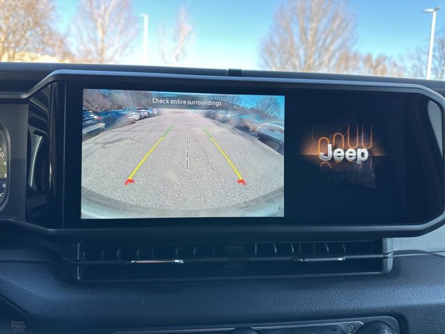 Used 2024 Jeep Wrangler Sport S image 17