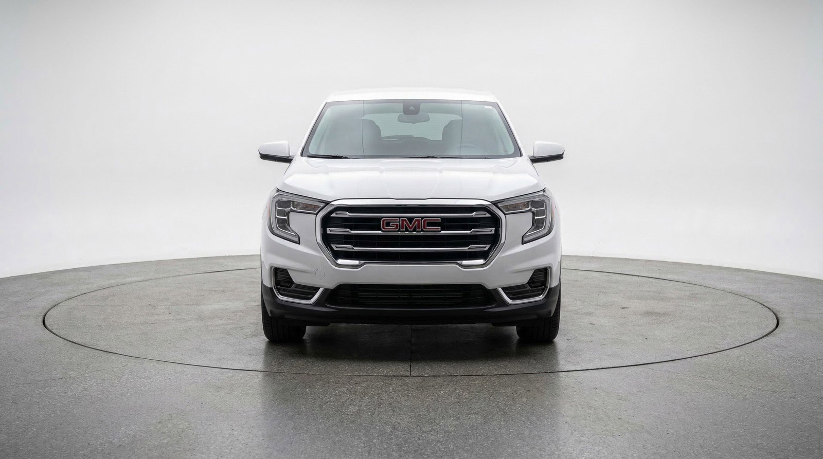 Used 2024 GMC Terrain SLE image 2