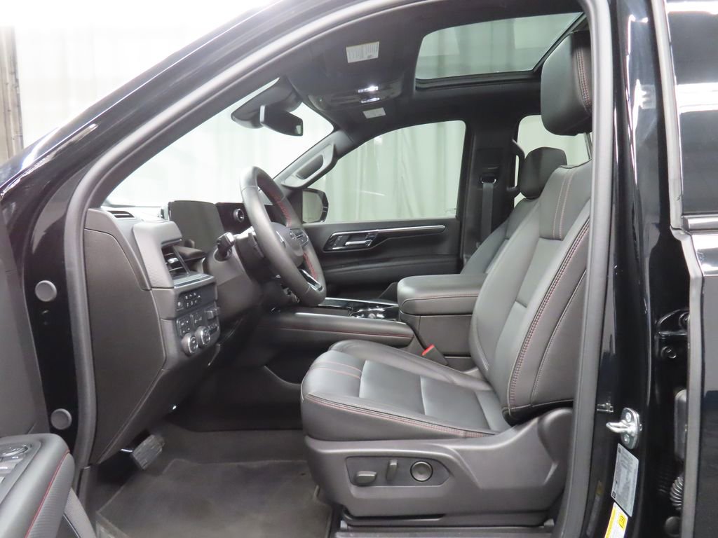 Used 2025 Chevrolet Suburban RST w/ RST Capability Package AWD/4WD image 15