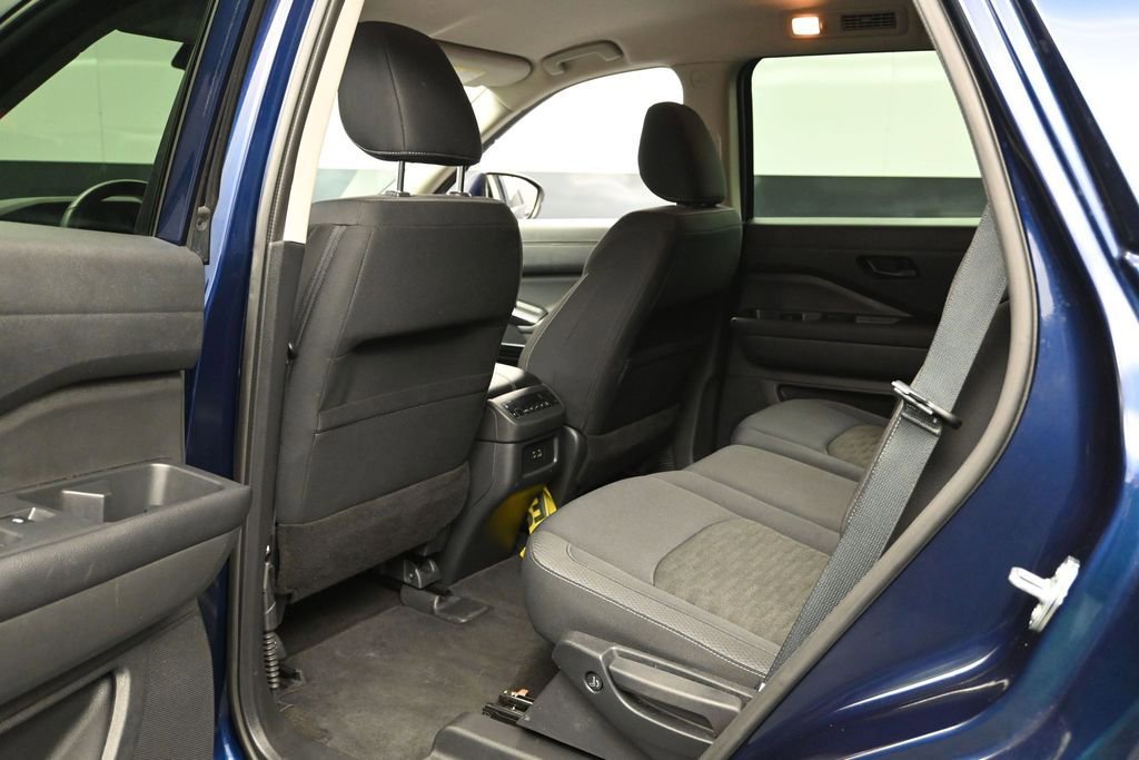 Used 2025 Nissan Pathfinder SV AWD/4WD image 20