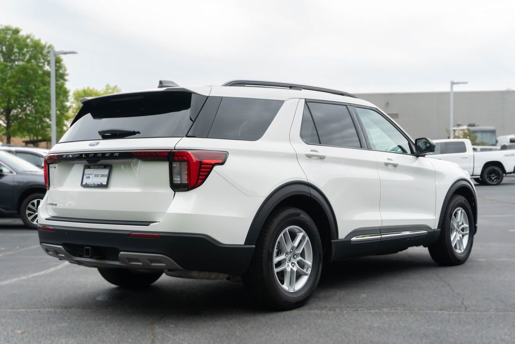 Used 2025 Ford Explorer Active w/ Active Comfort Package RWD image 9
