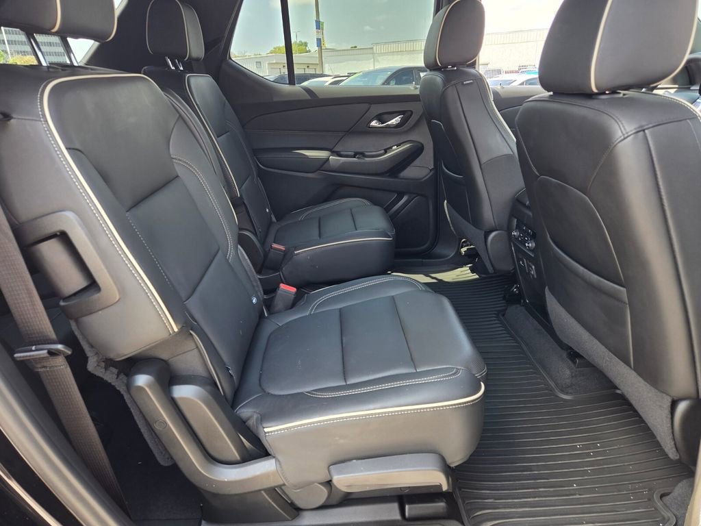 Certified 2023 Chevrolet Traverse Premier w/ Redline Edition image 16