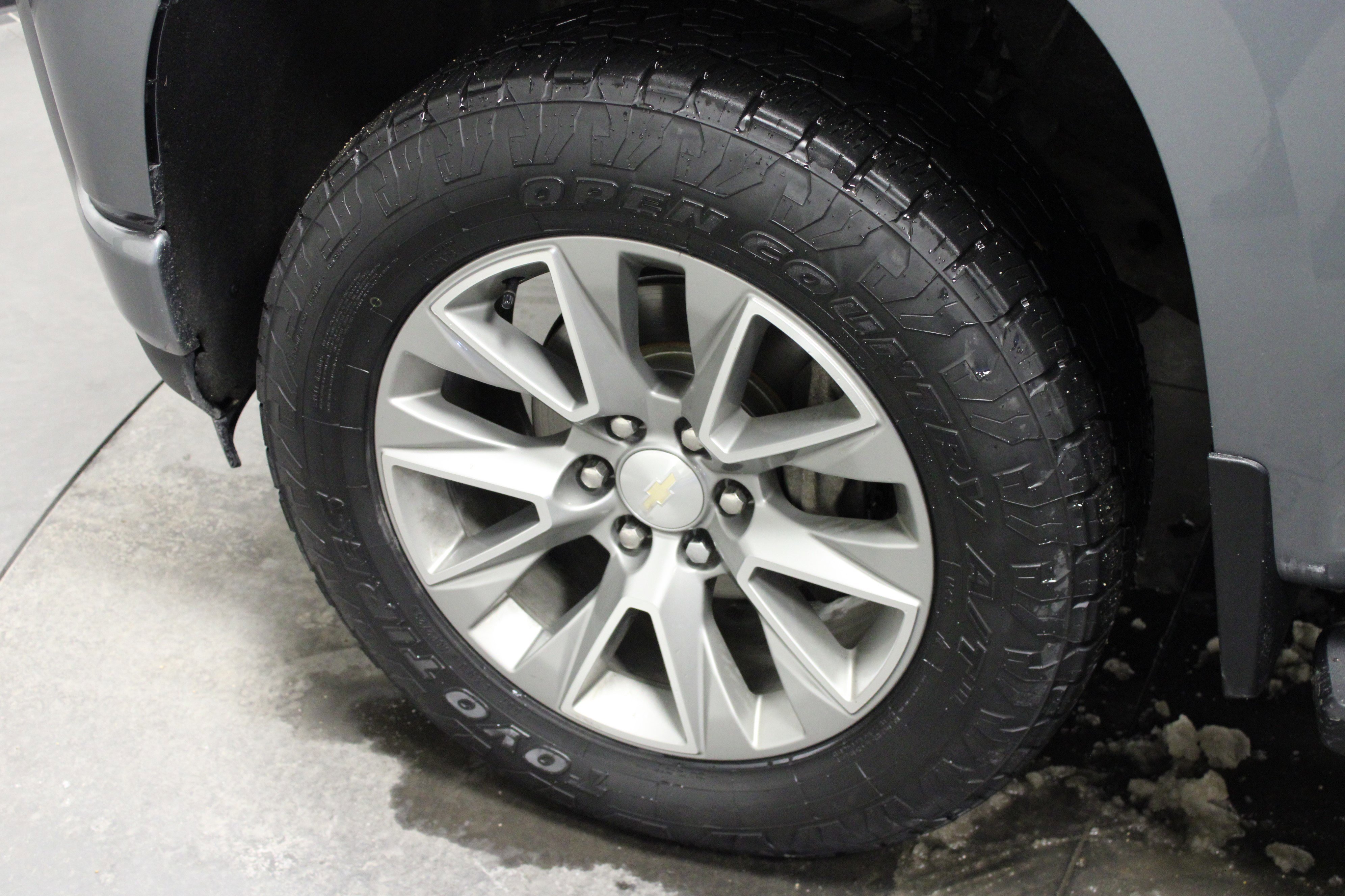 Used 2019 Chevrolet Silverado 1500 High Country image 10