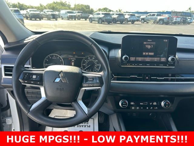 Used 2022 Mitsubishi Outlander ES image 18