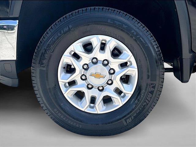 Used 2024 Chevrolet Silverado 2500 LT w/ Convenience Package AWD/4WD image 10
