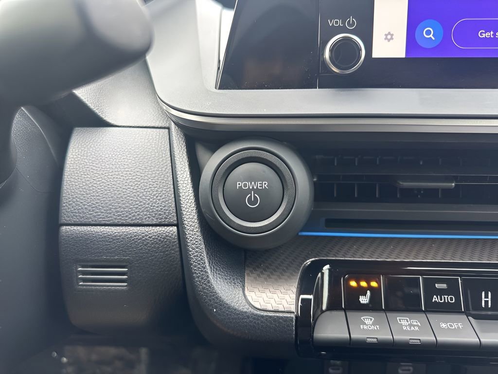 Used 2025 Toyota Prius XLE image 21