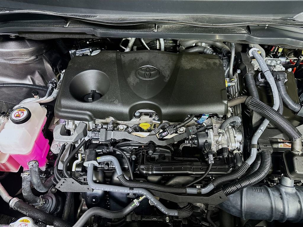 Used 2024 Toyota Sienna XLE FWD image 9