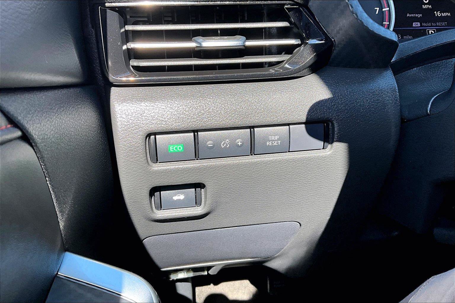 Used 2025 Nissan Sentra SR w/ Midnight Edition FWD image 15