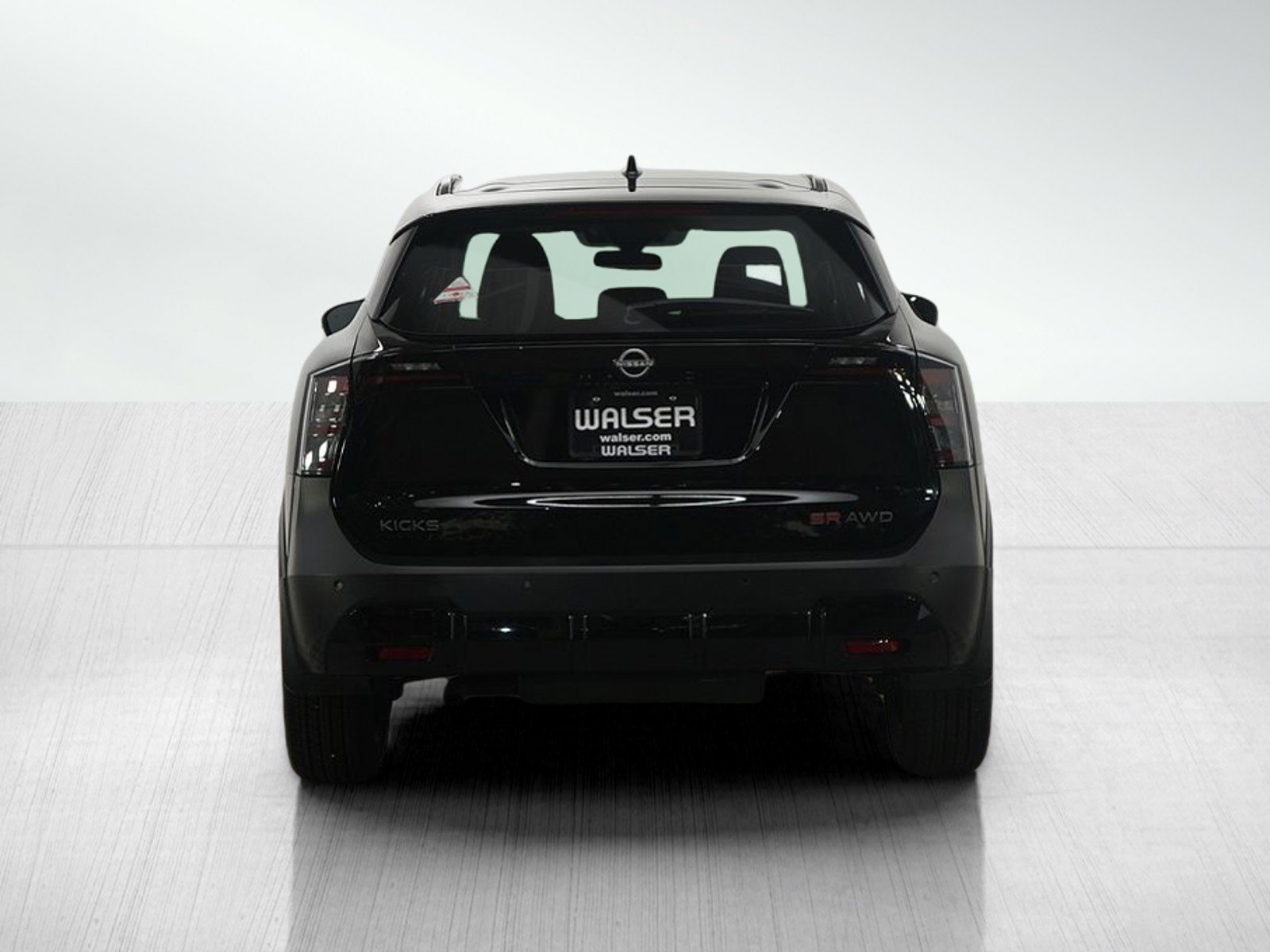 Used 2025 Nissan Kicks SR w/ Illumination Package image 4