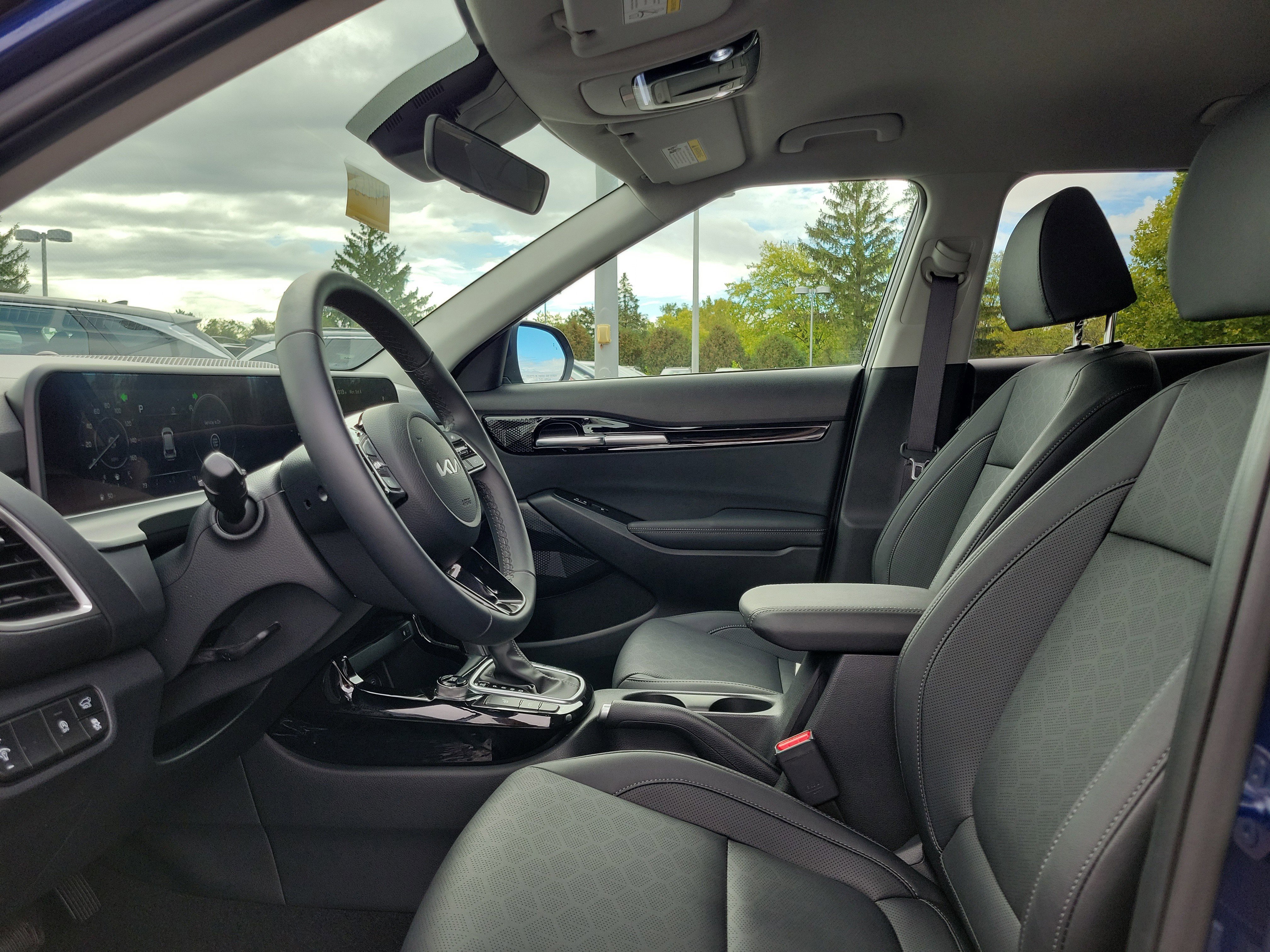 Used 2025 Kia Seltos EX image 15