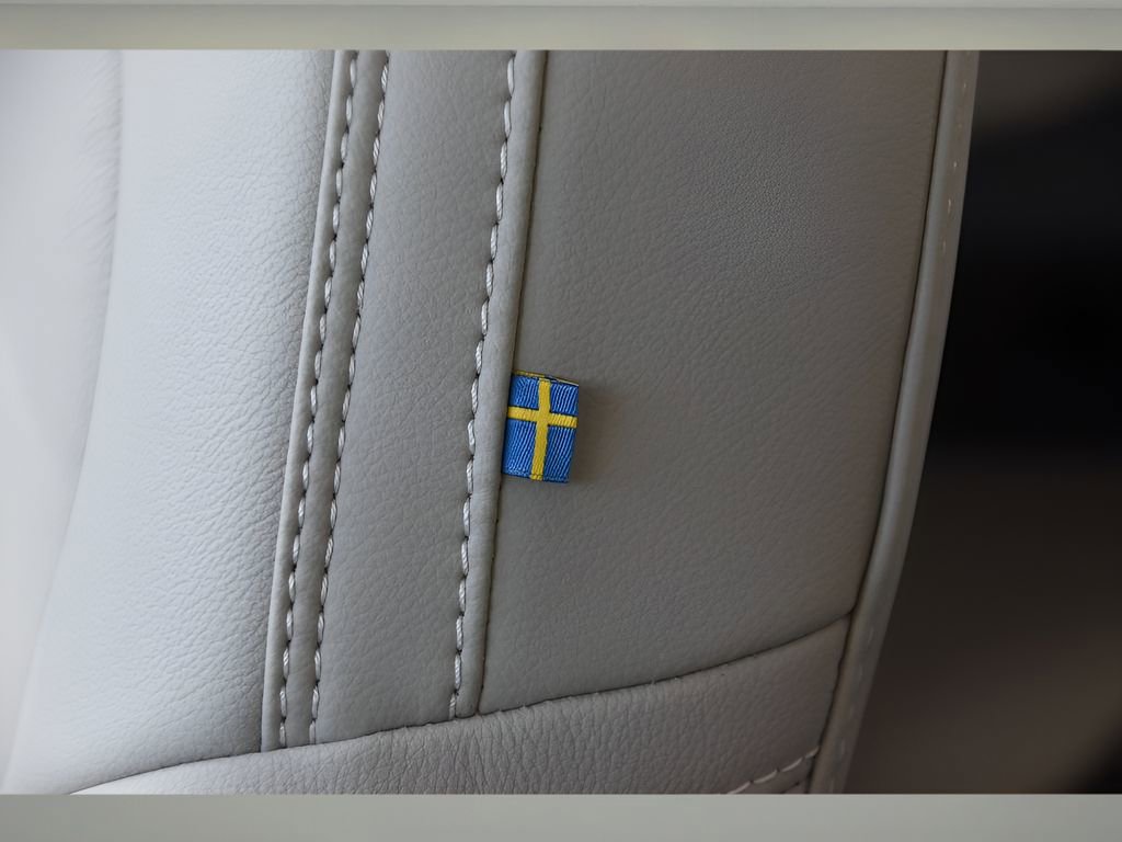 New 2026 Volvo XC40 B5 Ultra w/ Protection Package Premier image 26