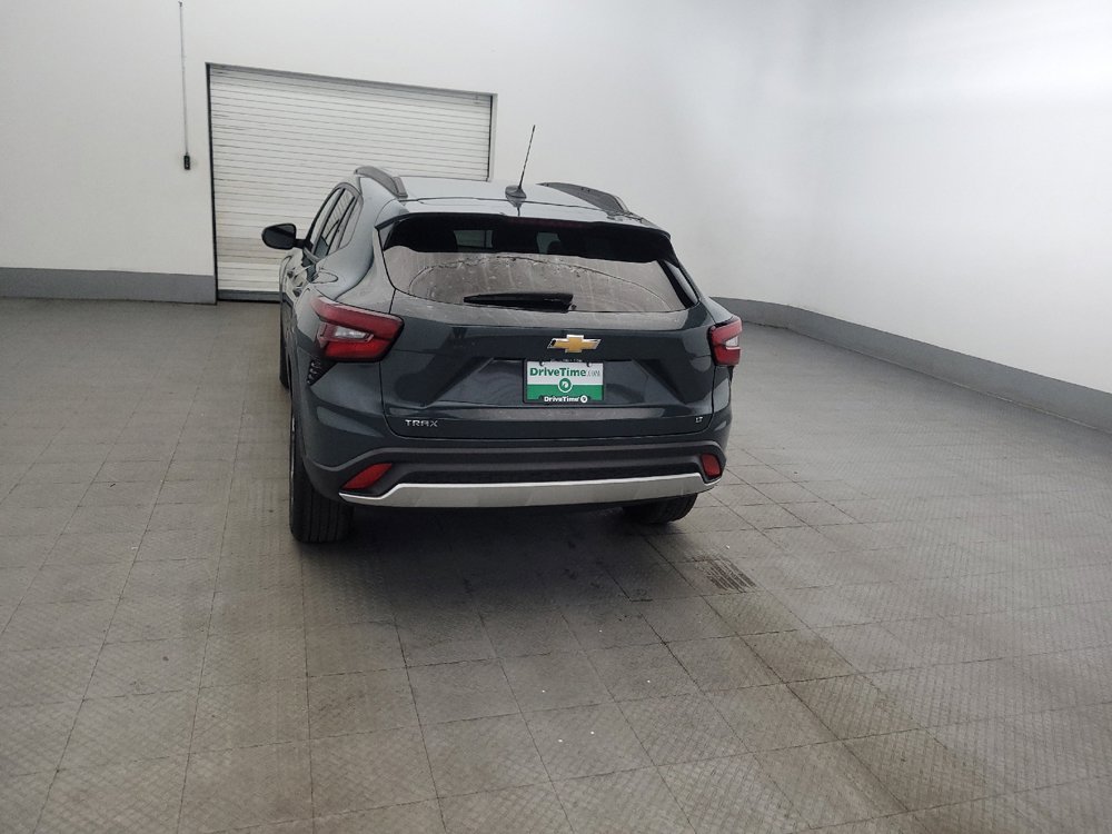 Used 2025 Chevrolet Trax LT FWD image 6