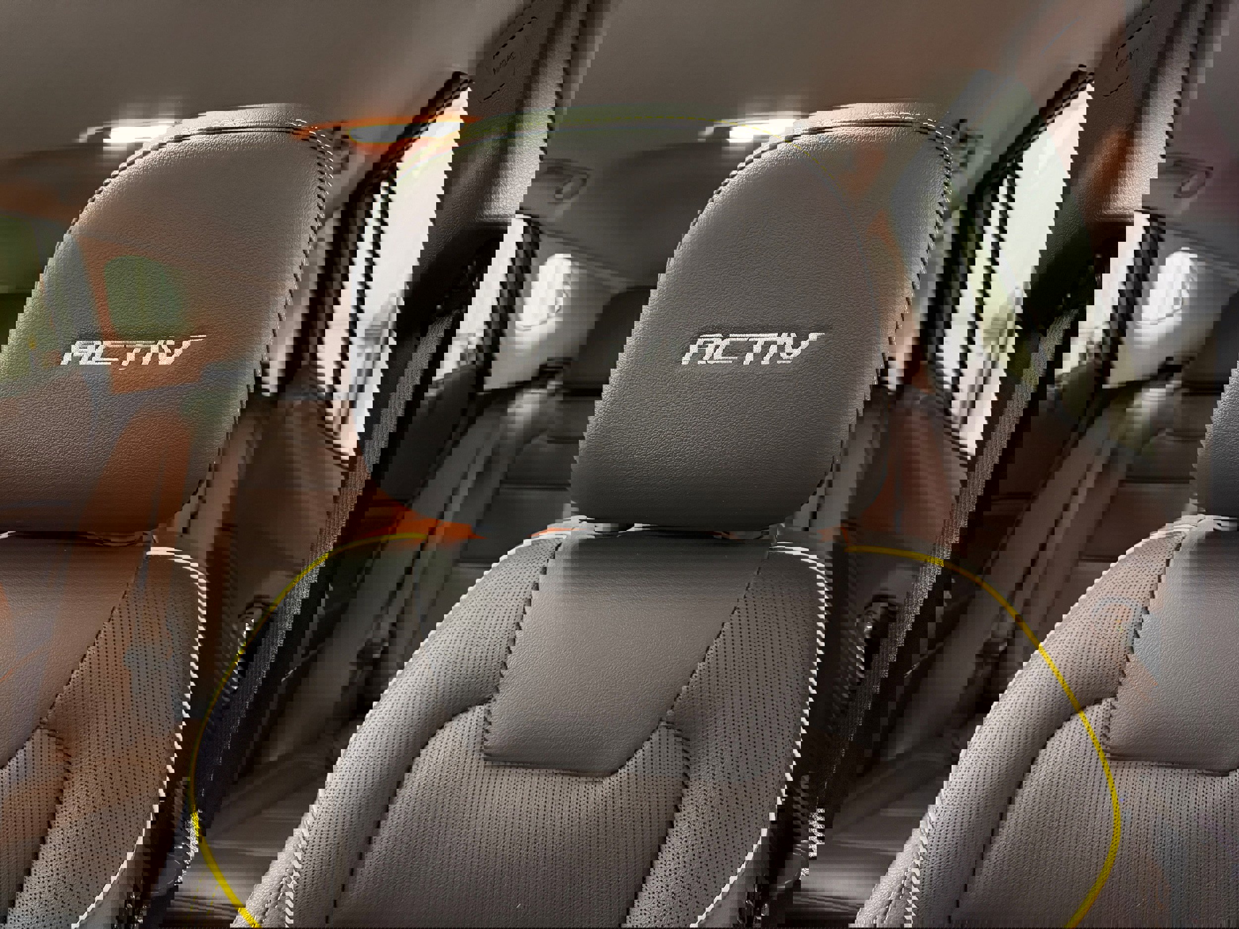 Used 2024 Chevrolet Trax ACTIV w/ Sunroof Package FWD image 10