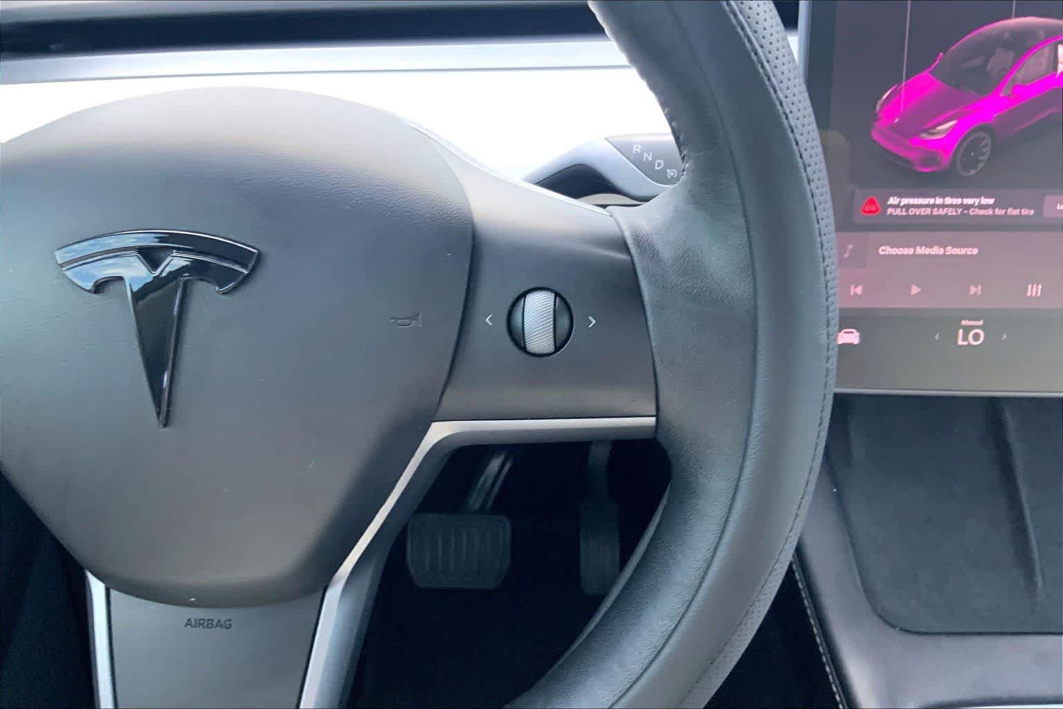 Used 2021 Tesla Model Y Long Range AWD/4WD image 25