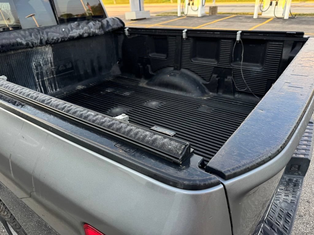 Used 2018 Nissan Titan SV AWD/4WD image 39