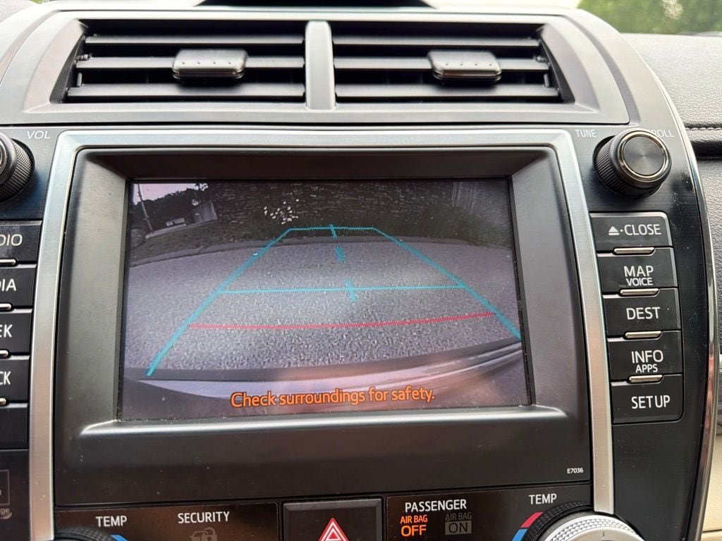 Used 2012 Toyota Camry XLE w/ Leather Pkg FWD image 24