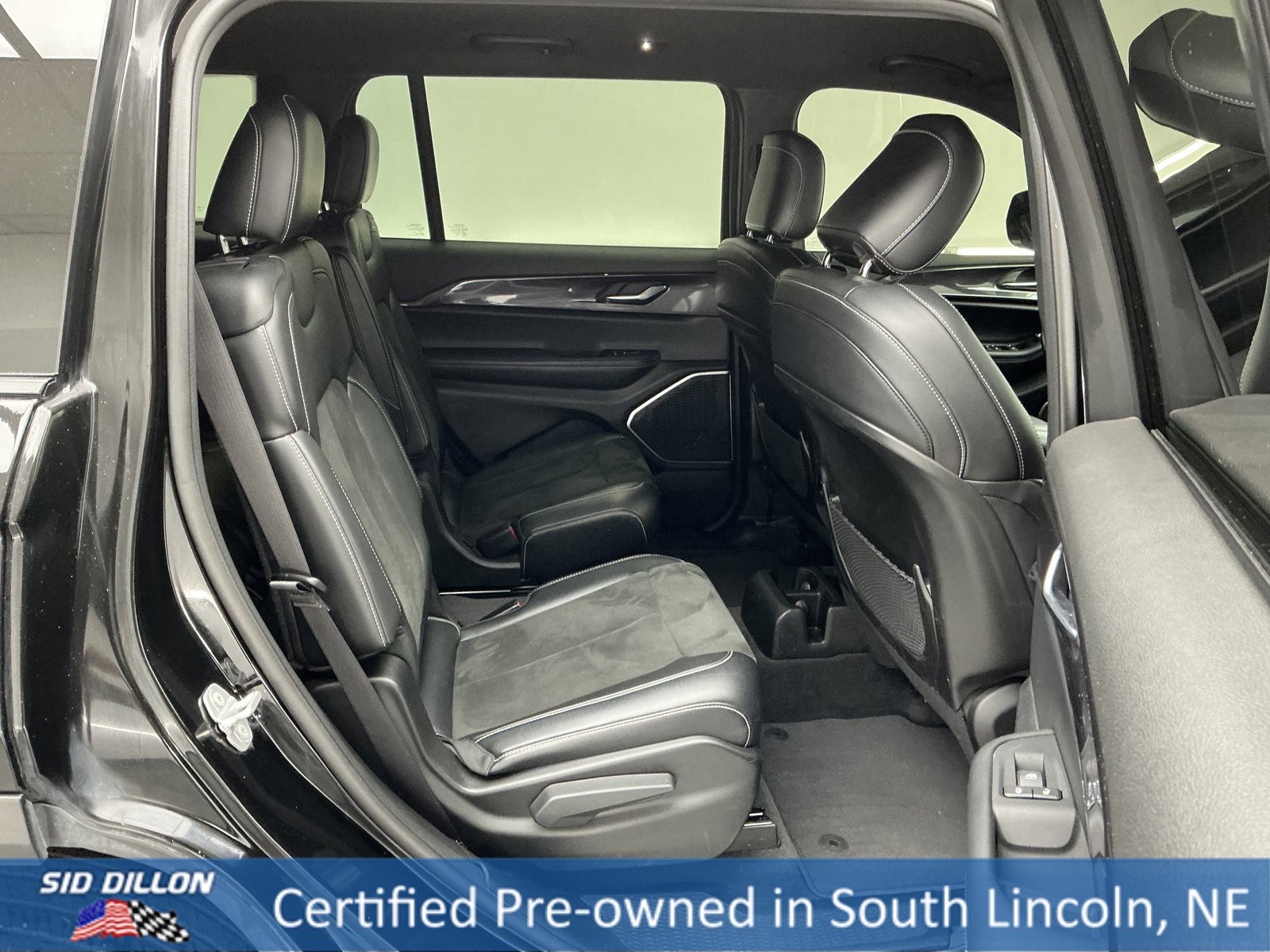 Used 2021 Jeep Grand Cherokee L Laredo image 23