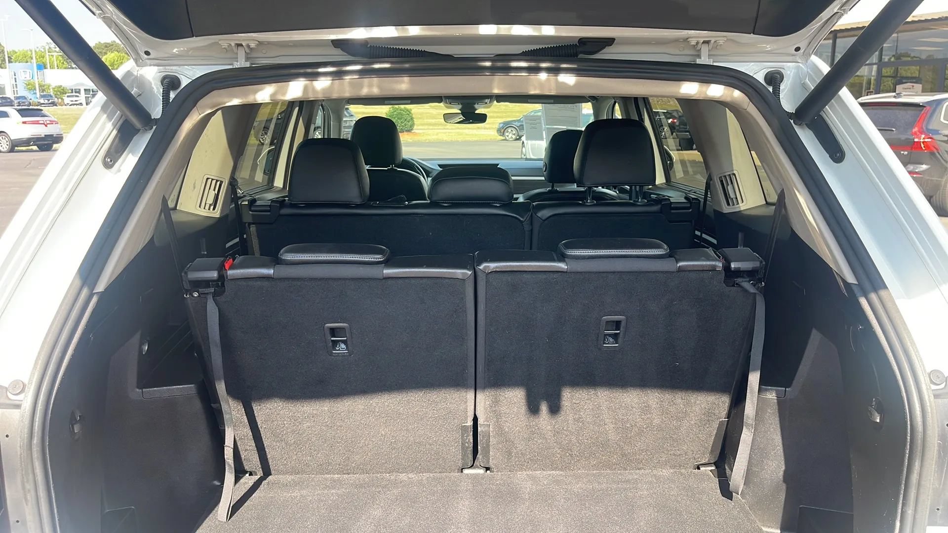 Used 2019 Volkswagen Atlas SE w/ Panoramic Sunroof Package FWD image 24