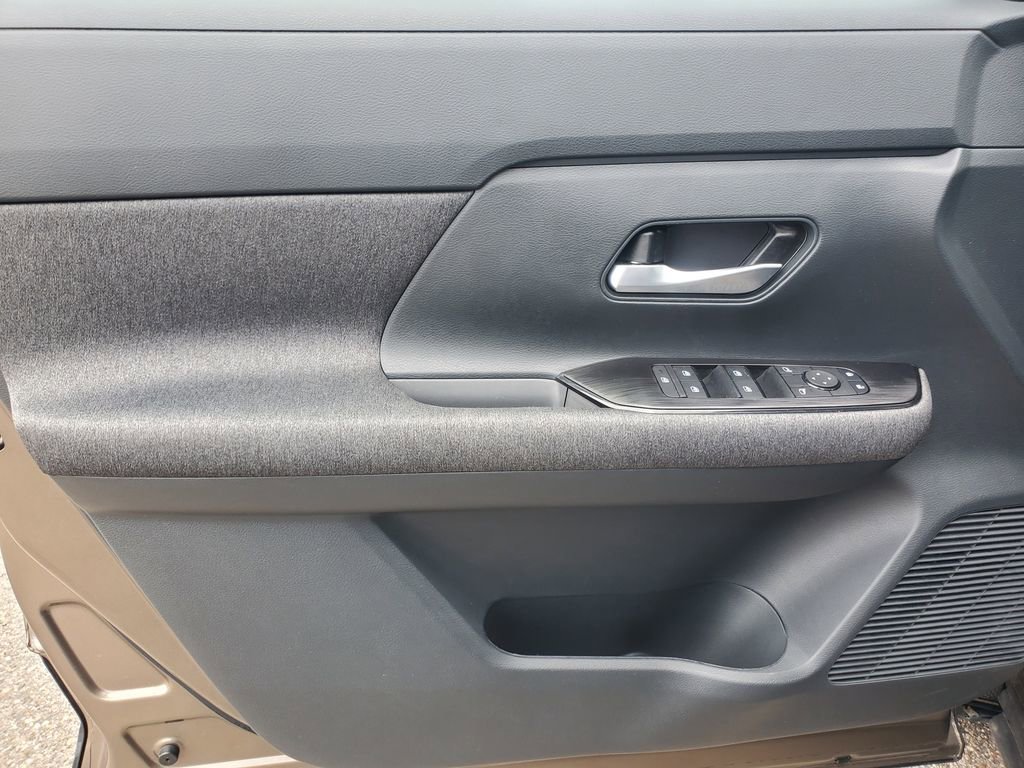 Used 2025 Nissan Kicks SV w/ SV Premium Package AWD/4WD image 11