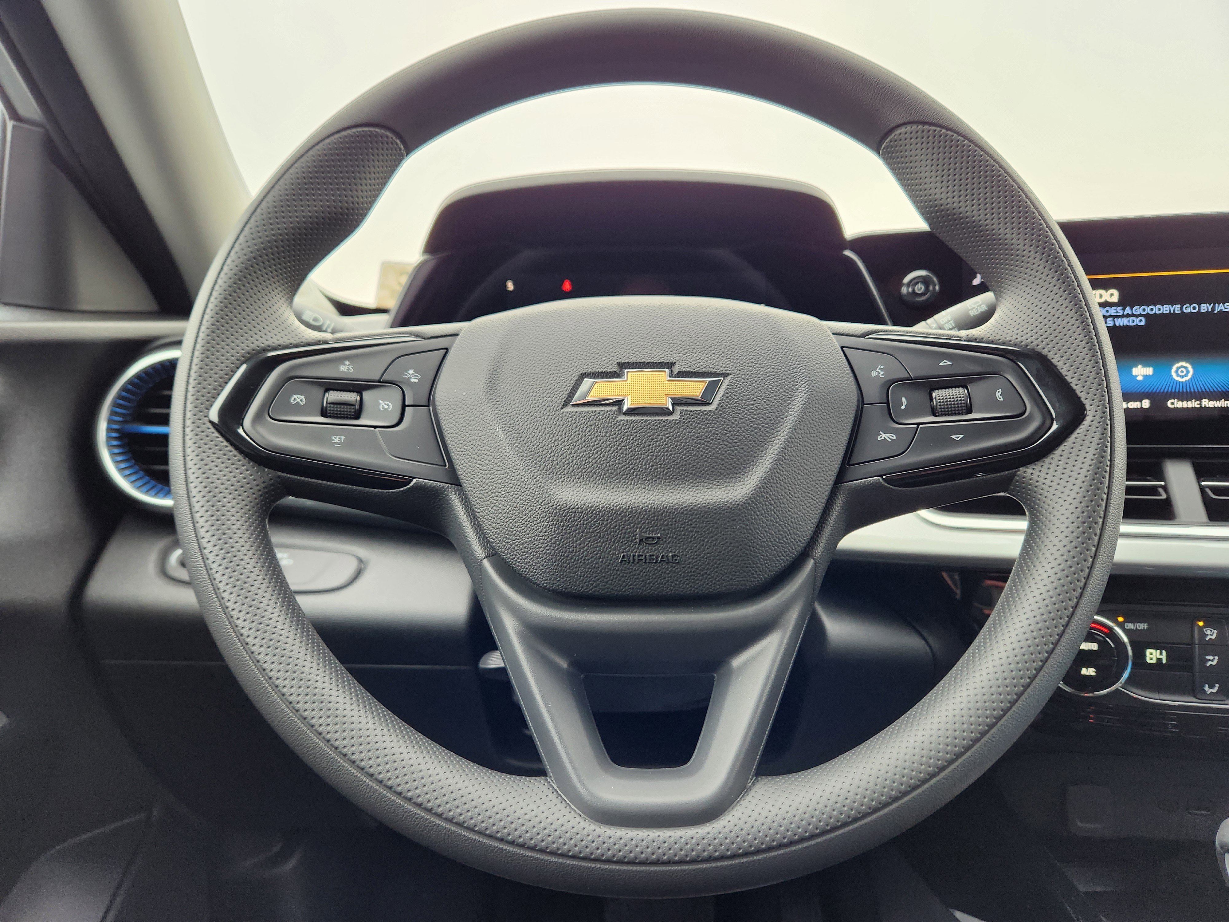 New 2026 Chevrolet Trax LT w/ Sunroof Package image 15