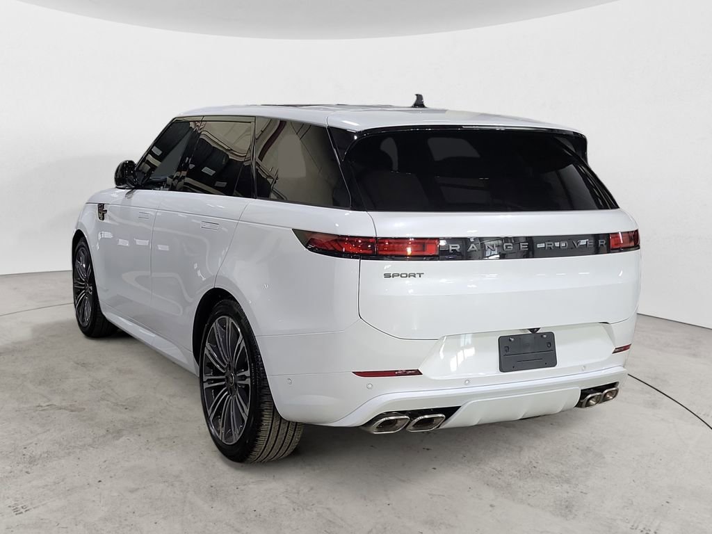 Used 2025 Land Rover Range Rover Sport Dynamic SE image 3