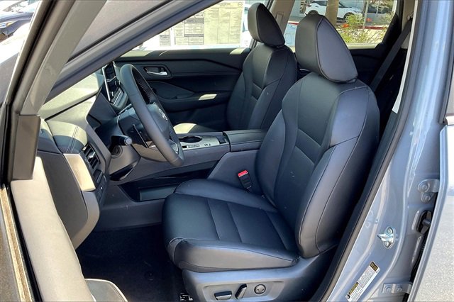 New 2026 Nissan Rogue SV image 7