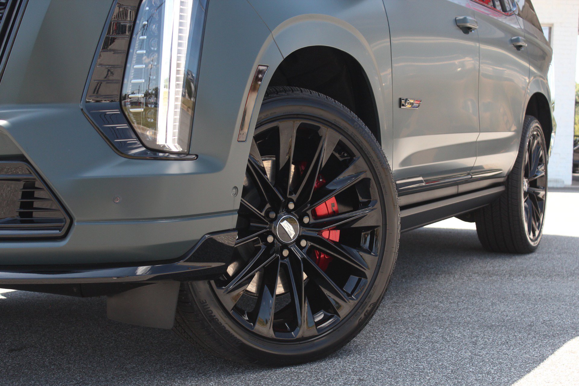 Used 2026 Cadillac Escalade V w/ LPO, ONYX Package AWD/4WD image 23