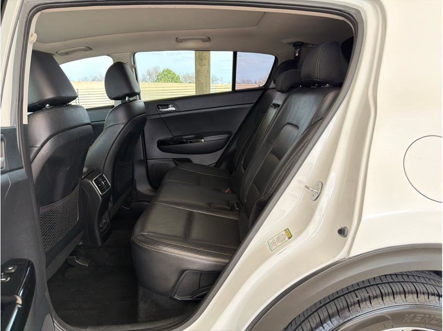 Used 2018 Kia Sportage EX w/ EX Technology Package image 11