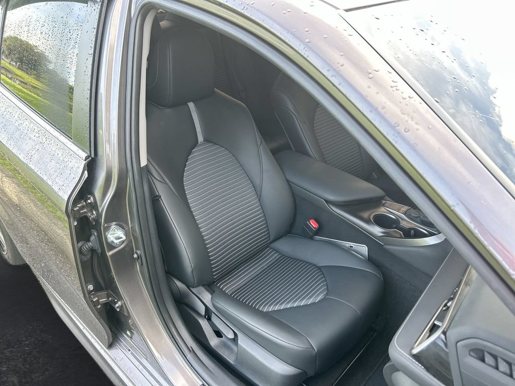 Used 2024 Toyota Camry SE FWD image 31