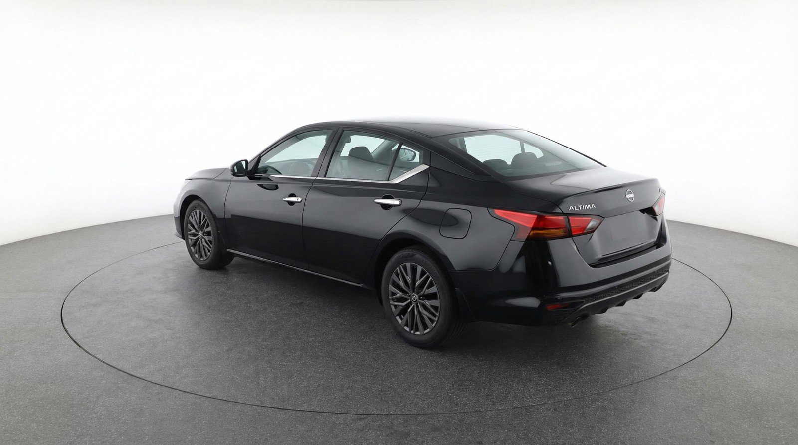 Used 2025 Nissan Altima 2.5 SV image 6