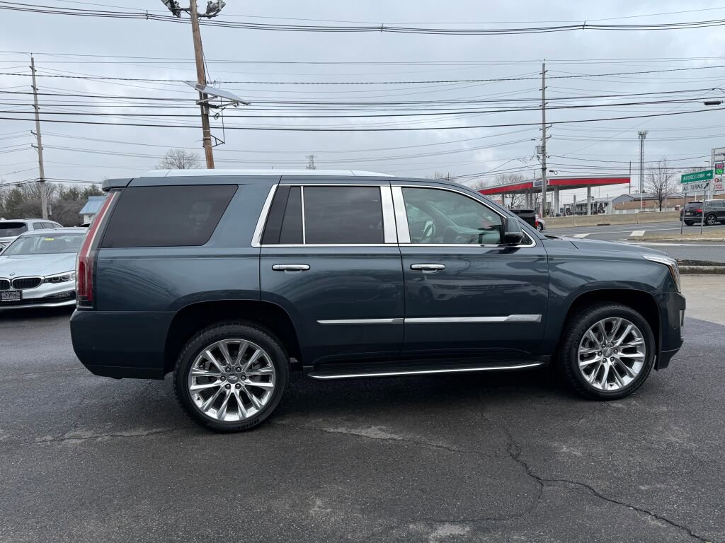 Used 2020 Cadillac Escalade Luxury AWD/4WD image 8